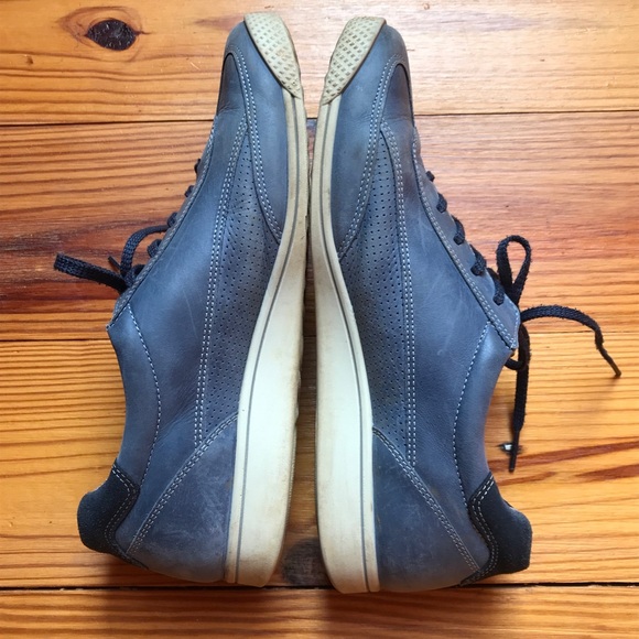 Ecco Light Blue Leather Sneakers, EUC, 39/8.5 - Picture 9 of 10